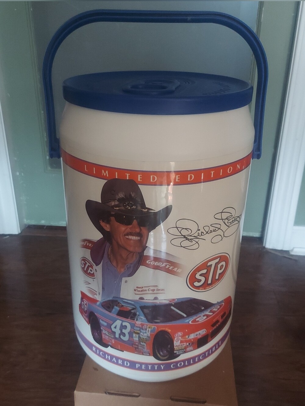 Richard Petty STP Collectible 40 Can Cooler - White & Blue